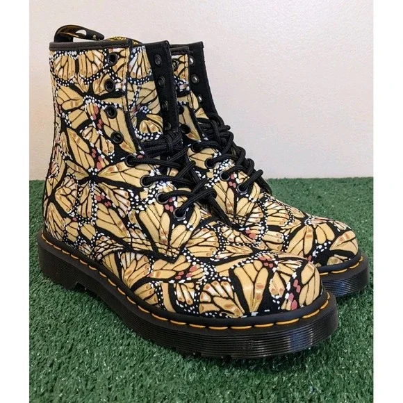Dr. Martens 1460W Butterfly Print‎ Lace Up Boots Women's US Size 7 - Picture 4 of 8